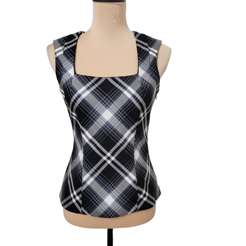 White House Black Market Size 0 Black & White Plaid Sleeveless Top / Vest
